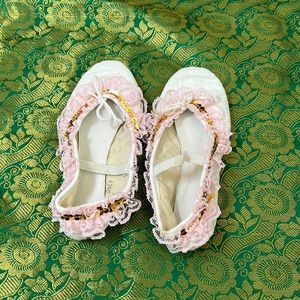 Kid’s dancing shoe